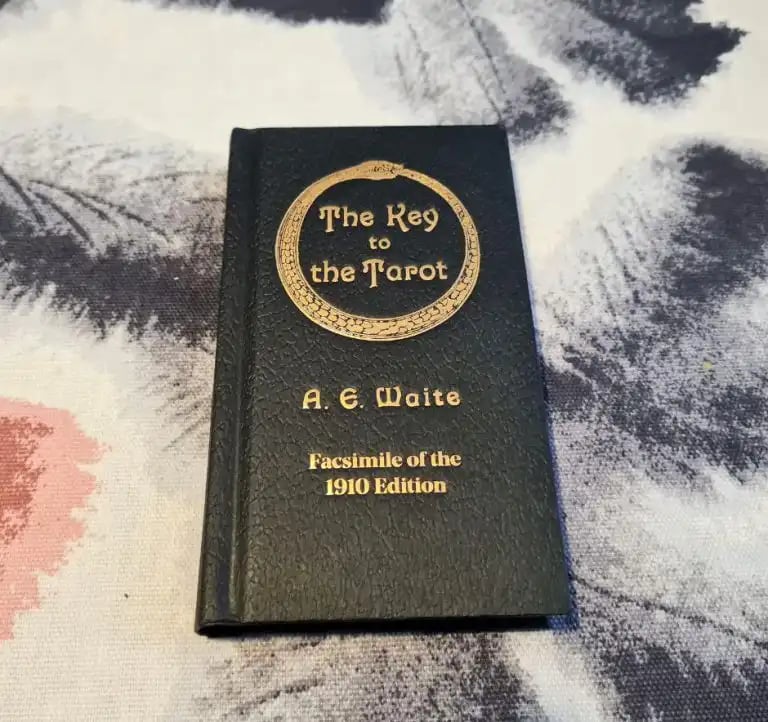 The Key to the Tarot: Discovering Valuable Insights and Lessons