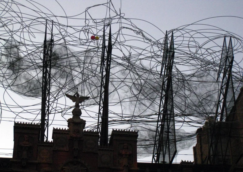 Tàpies Núvol i cadira by Antoni Tàpies